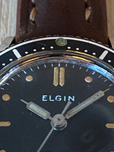 Load image into Gallery viewer, Vintage Elgin 3920 Ladies dive watch
