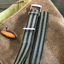 Load image into Gallery viewer, Omega Seamaster 300M Automatic Dive Watch ref. 2254.50.00 w/ box, papers and NATO strap.