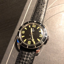 Load image into Gallery viewer, Vintage Yema Junior 333 feet dive watch